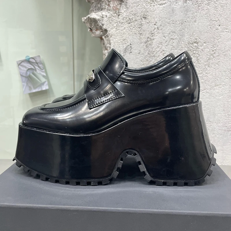 2023 Primavera Novos Sapatos femininos Sapatos Lindo Dedo do pé Quadrado de 10 cm de Espessura Inferior antiderrapante Design de Metal Decoração Casual Sapatos