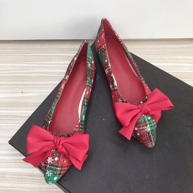 Natal das Mulheres Sapatos de Televisão Calcanhar Escorregar no Xadrez de Férias Sapatos com Bowknot Tamanho 33-44 Menina Flats