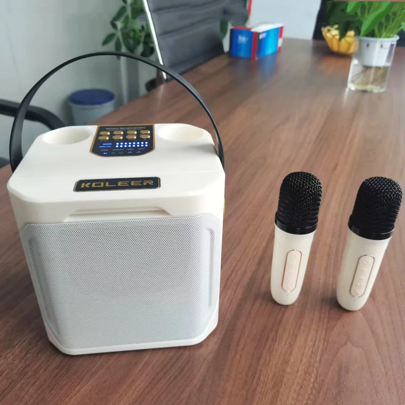Novo Cartão do TF do Portátil sem Fio em Casa KTV Conjunto de Áudio Dente Azul, Sistema de Altifalantes Com 2 Microfones Exterior Máquina de Karaoke Subwoofer